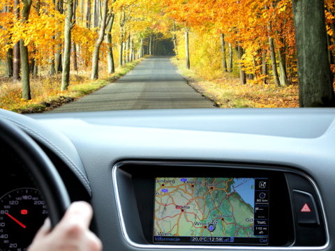 5 Reasons to Use GPS Fleet Tracking Software in Business Cars